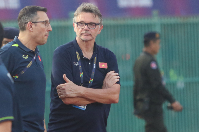 HLV Troussier còn 3 trận giao hữu với Trung Quốc, Uzbekistan và Hàn Quốc để chuẩn bị cho vòng loại World Cup 2026. (Ảnh: Linh Đan)