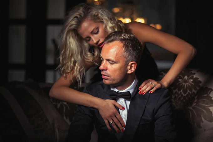 Mối nguy hiểm rình rập từ các mối quan hệ với sugar daddy