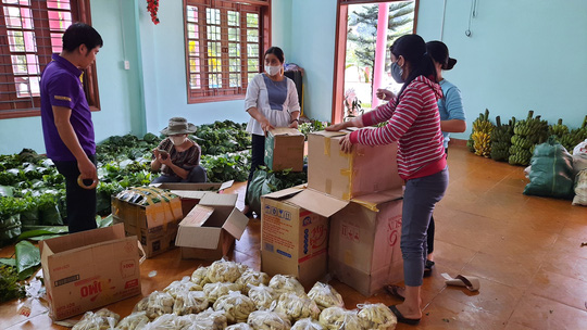 Xúc động với tấm lòng của bà con miền núi nghèo dành cho người dân Đà Nẵng