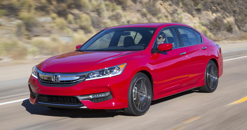 Honda Accord 2020 giá rẻ hơn phiên bản cũ