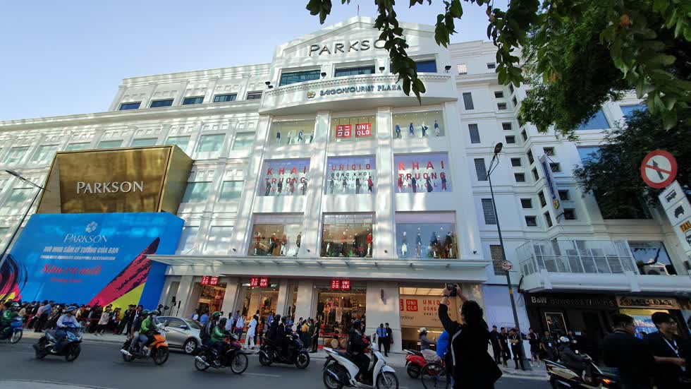 Trung tâm thương mại Parkson (Quận 1, TP.HCM) cũng là nơi Uniqlo đặt cứ điểm đầu tiên. Ảnh: Tất Đạt