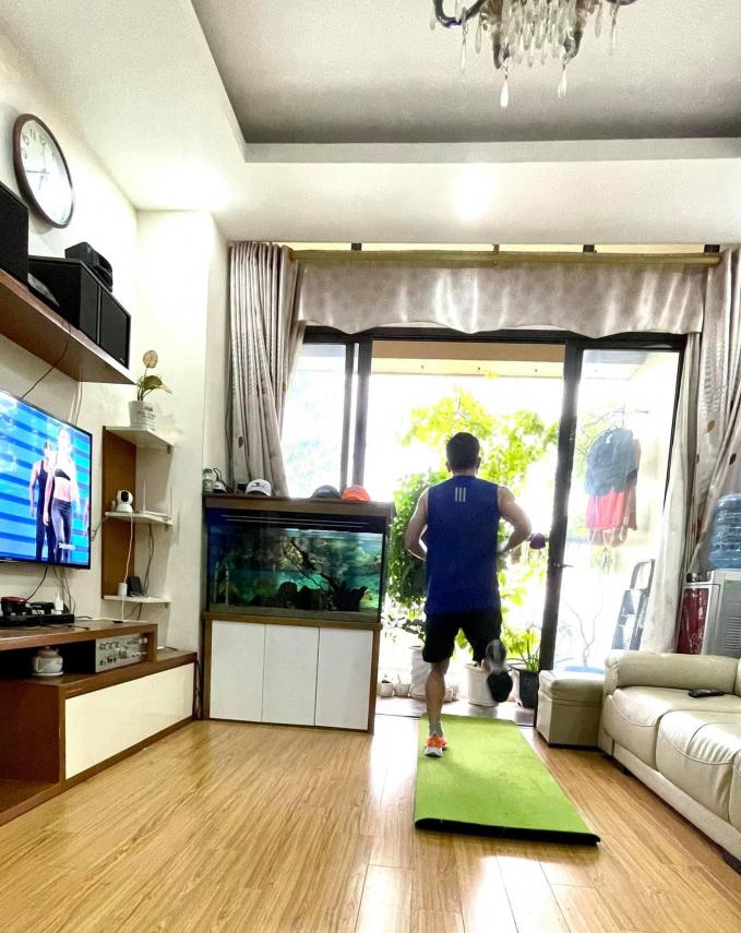 Các “runner” đồng loạt trưng ảnh chạy quanh nhà “mùa giãn cách”