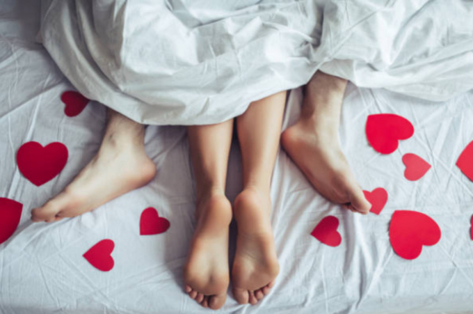   Nam giới gặp vấn đề về sức khỏe sinh lý dễ giải quyết hơn nữ giới.  