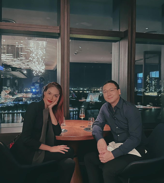 CEO Miss Universe Vietnam Lan Khuê đăng ảnh cùng ông xã, netizen vào bình luận: Chị nghĩ sao về Bùi Quỳnh Hoa?