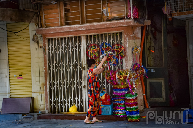 Nhiều hộ vẫn tranh thủ bán khi vắng bóng các lực lượng chức năng.