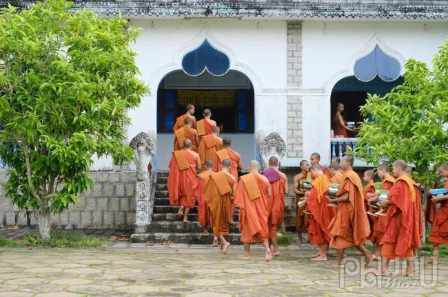 Nét đặc sắc của Lễ bát quan trai giới chùa Khmer tại Tri Tôn