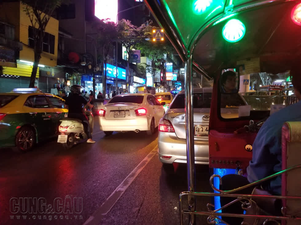 Du lịch Thái Lan tháng 11: Lễ hội thả đèn trời hấp dẫn ở Chiang Mai 