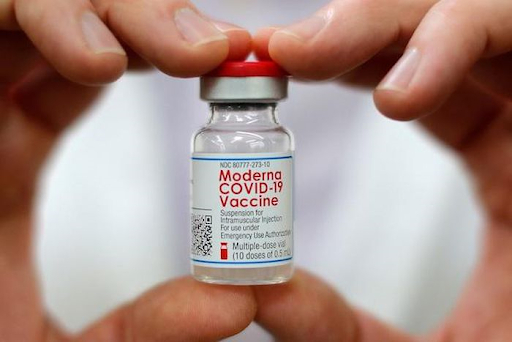 Tháng 7, EMA đã phê duyệt sử dụng vaccine Moderna cho trẻ dưới 18 tuổi. Ngày 17/8, cơ quan quản lý dược phẩm Anh cũng cấp phép sử dụng vaccine của Moderna cho trẻ em 12-17 tuổi.