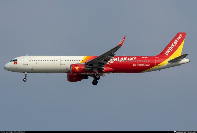 Một máy bay của Vietjet Air đã thoát nhầm đường lăn tại sân bay Tân Sơn Nhất. Ảnh: Gerrit Griem.