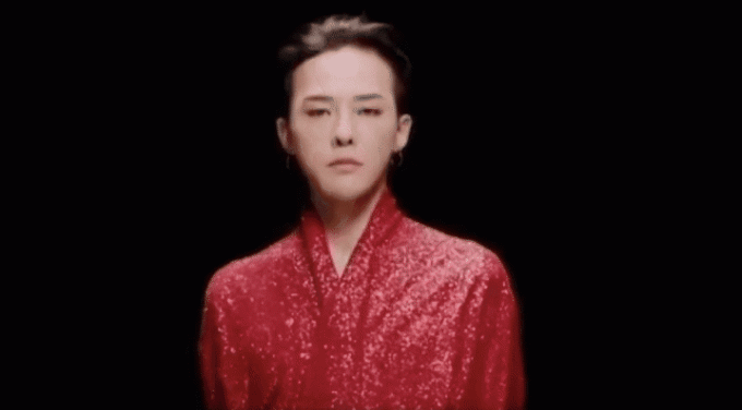 G-Dragon xuất hiện đầy bí hiểm