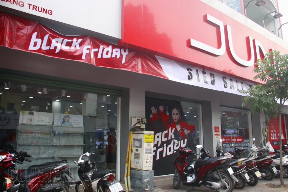 Khuyến mãi Black Friday 2019 bắt đầu xuống phố