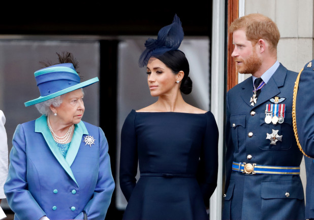 Nữ hoàng Elizabeth, Meghan Markle và Hoàng tử Harry. Ảnh: Getty