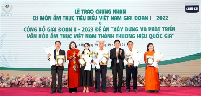 Đại diện các địa phương miền Nam có món ẩm thực tiêu biểu  nhận Chứng nhận