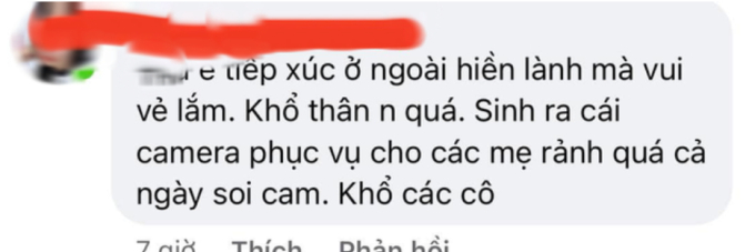 Nhiều phụ huynh có con học cô giáo này đồng loạt lên tiếng bênh vực giáo viên.