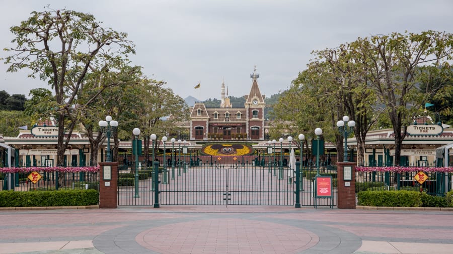 Khu nghỉ dưỡng Disneyland Hong Kong: Công viên chủ đề đóng cửa vào ngày 26/1 và chưa công bố ngày mở cửa trở lại.