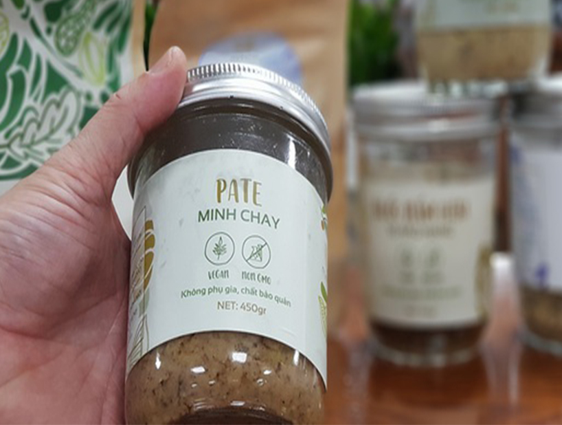 Công an Hà Nội vào cuộc điều tra vụ ngộ độc khi sử dụng sản phẩm pate Minh Chay. Ảnh: Dân trí