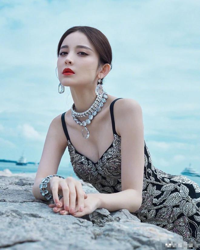 Mỹ nhân được chọn thế chỗ Angelababy, 