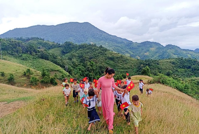 Trẻ em cũng cần ngày lễ, chứ không sẽ quá thiệt thòi so với người lớn ở đất nước lễ hội liên miên; Ảnh: Trà Thị Thu