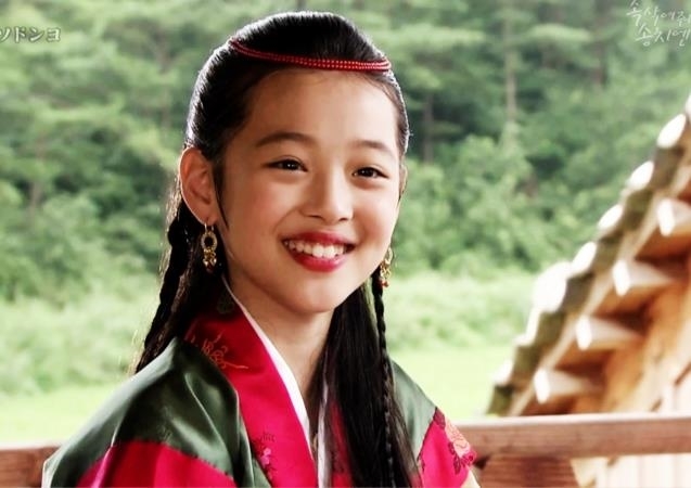 Sulli năm 11 tuổi khi tham gia đóng phim The Ballad of Seodong.