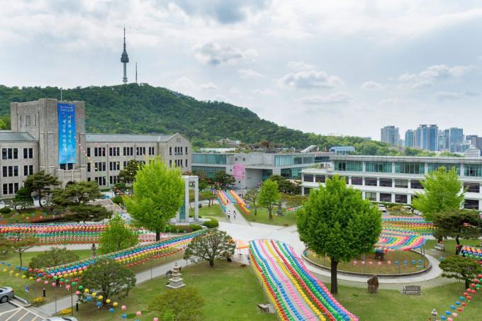 Go Hyun Jung đang giảng dạy tại trường Đại học Dongguk