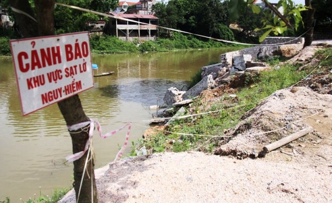 Hà Nội công bố tình huống khẩn cấp vì sạt lở ở nhiều địa điểm