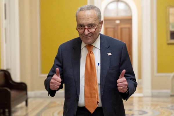 Lãnh đạo đa số Thượng viện, ông Chuck Schumer. Ảnh: AP