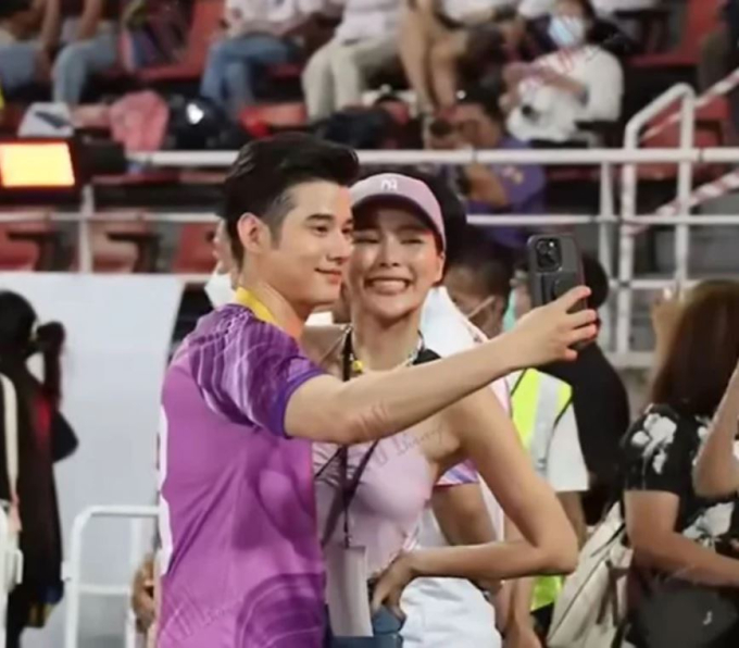 Không ít fan bày tỏ sự ghen tị với Junji - bạn gái hiện tại của Mario Maurer