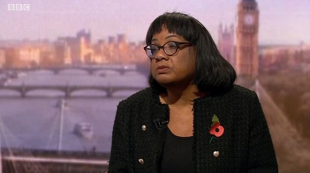 Bộ trưởng Nội vụ Diane Abbott cho biết, người có yêu sách hợp pháp khi sinh sống tại Anh nên được xem xét giúp đỡ, sau phát hiện nghiệt ngã ở Essex.