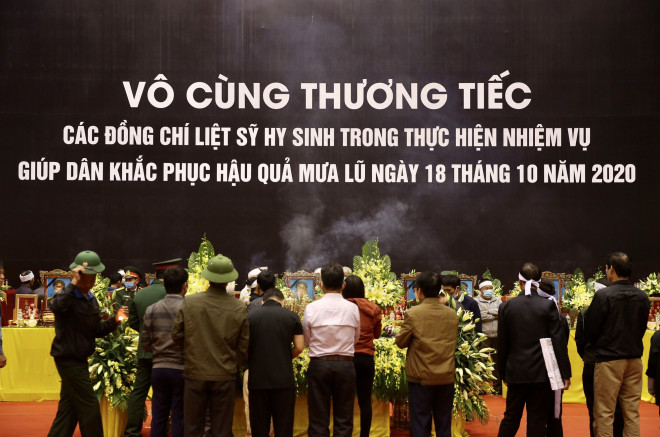 Ngay từ sáng sớm đã có đông đảo thân nhân, bạn bè, đồng nghiệp có mặt trước khi buổi lễ bắt đầu.Ảnh: CAND