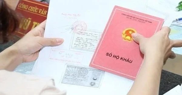 Người dân cần làm gì trước khi sổ hộ khẩu giấy bị 'khai tử' từ 1/1/2023? - Ảnh 1.