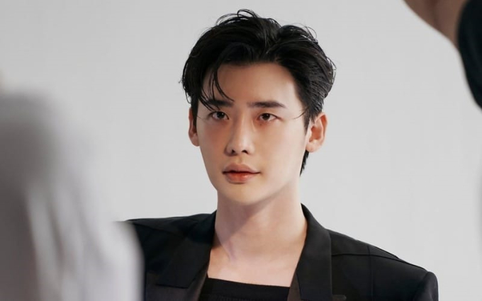   Jennie trở thành hàng xóm với Lee Jong Suk...  