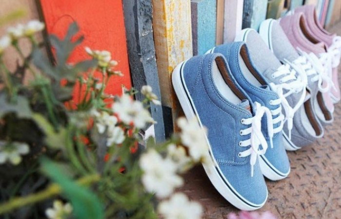 Mẹo giúp giày sneaker luôn mới