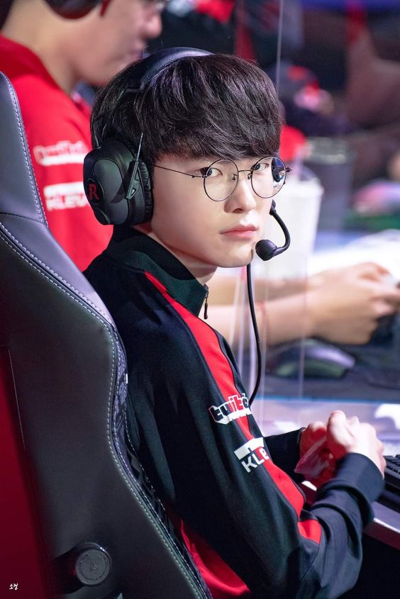 Huyền thoại số 1 của LMHT và Esports trên toàn thế giới