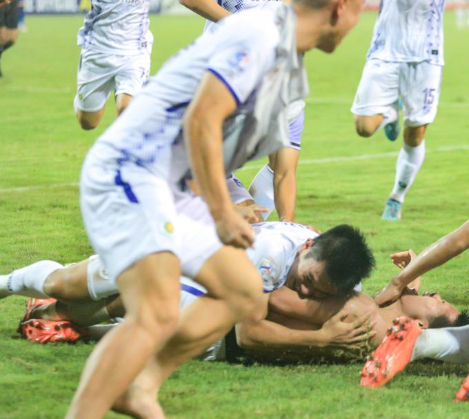 Đây là chiến thắng đầu tiên của Hà Nội ở đấu trường AFC Champions League 