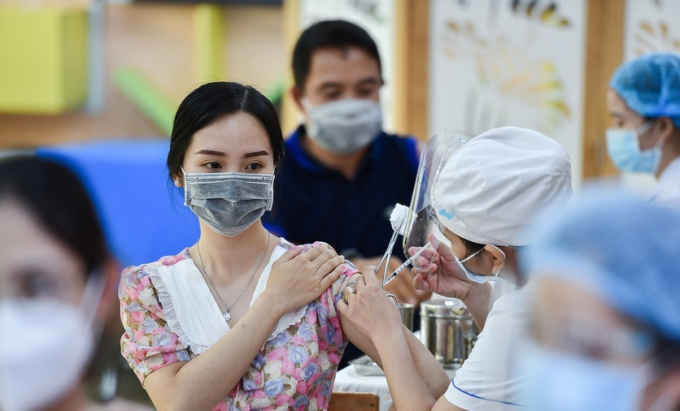 Trong một ngày TP.HCM tiêm vaccine Covid-19 cho hơn 200.000 người