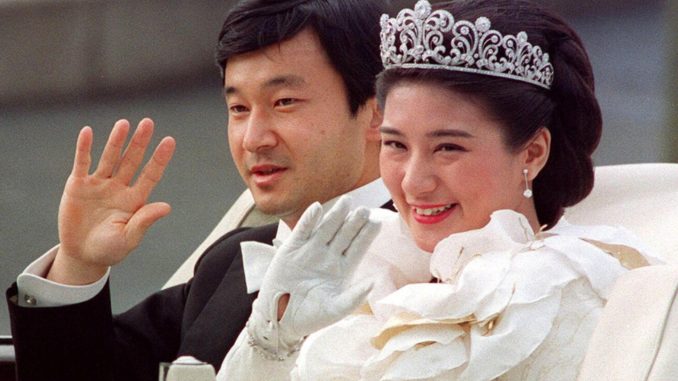 Lễ diễu hành đầu tiên sau khi lên ngôi của Nhật hoàng Naruhito cùng Hoàng hậu Masako 