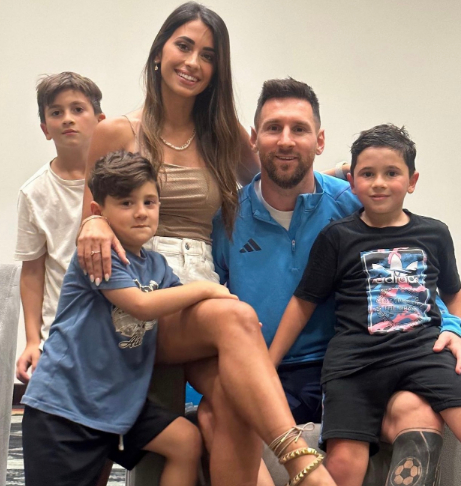 Chuyện tình hơn 2 thập kỷ của cầu thủ huyền thoại Lionel Messi và Antonella Roccuzzo