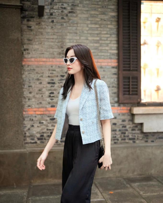 Hoa hậu Đặng Thu Thảo diện áo blazer cộc tay: Đơn giản mà sang ngây ngất, ngắm xong chỉ muốn copy cả set đồ 