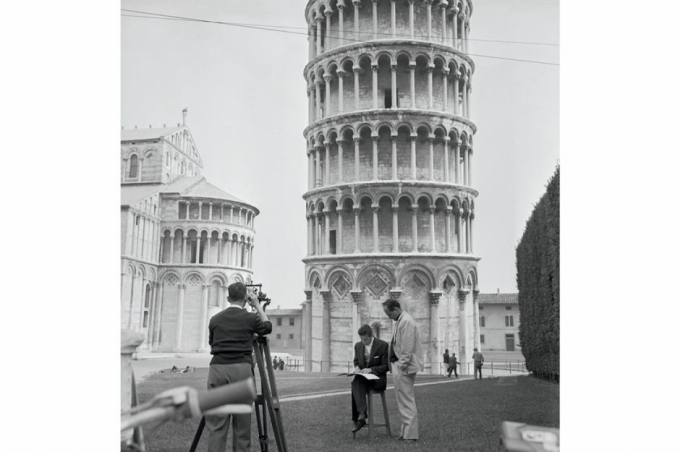 Tháp nghiêng Pisa (Florence, Italy). Trong lịch sử, Italy đã trải qua nhiều trận động đất, địa chấn có sức tàn phá lớn. Công trình tháp nghiêng Pisa này vẫn sừng sững theo thời gian sau 4 trận động đất từ thế kỷ 13. 