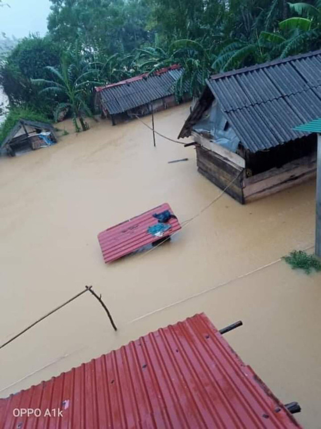   Ngôi nhà cháu T. bị nước cuốn tử vong.  