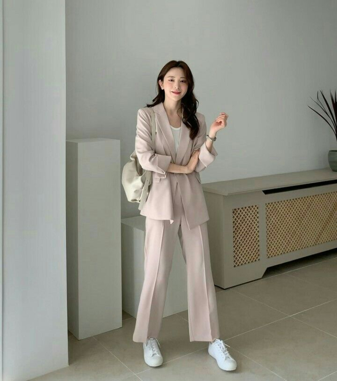 Đáng sắm nhất bây giờ là áo blazer, diện lên sẽ thấy không khí mùa thu liền