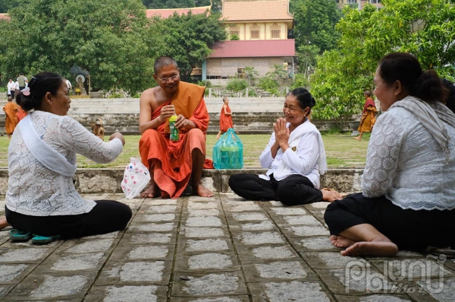 Nét đặc sắc của Lễ bát quan trai giới chùa Khmer tại Tri Tôn