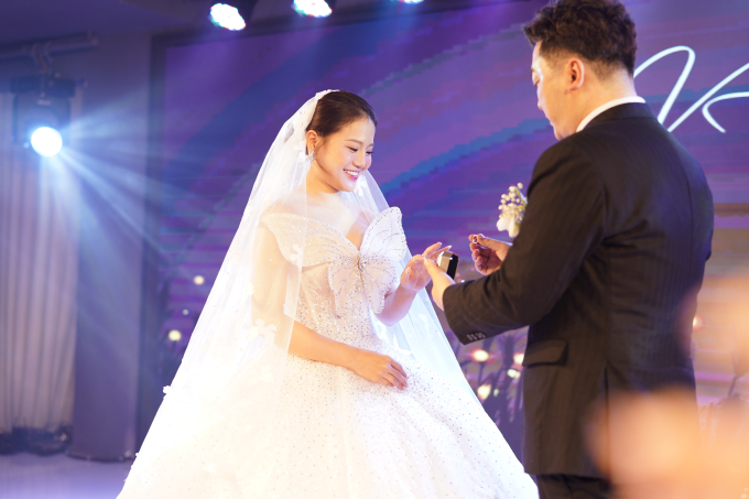 Yanbi và Trang Abby quyết định về chung một nhà dù chưa đến 1 năm hẹn hò