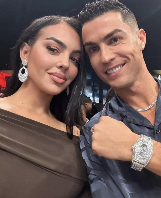 Ronaldo và bạn gái Georgina đang nghỉ dưỡng tại Dubai