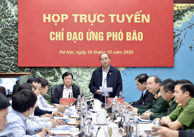 Thủ tướng chủ trì cuộc họp khẩn để ứng phó với bão số 9 - Molave. Ảnh: Ngọc Hà.