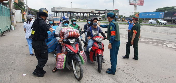 Ban Chỉ đạo phòng chống dịch sẽ kiểm tra quyết định 'ngăn sông cấm chợ' của Đông Nai