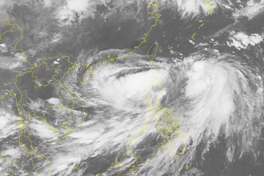 Bão Danas giật cấp 11 hướng vào Biển Đông