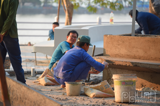 Đơn vị thi công đẩy nhanh tiến độ công việc với 3 ca/ngày, đêm.