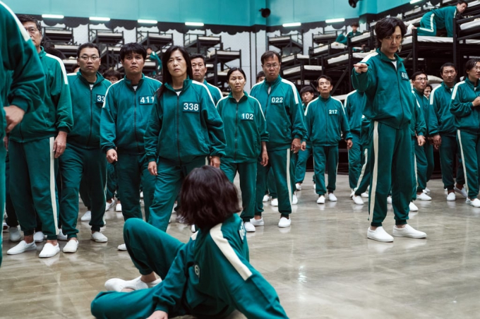   Bộ tracksuit xanh mòng két trong 