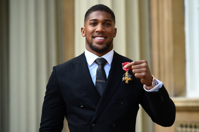 Anthony Joshua đứng hạng 2